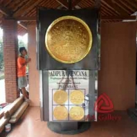 tugu-adipura-kuningan-tembaga-4